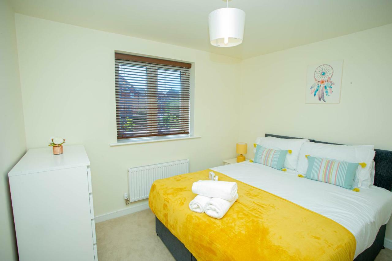 Lake View Apartment Northampton Eksteriør billede